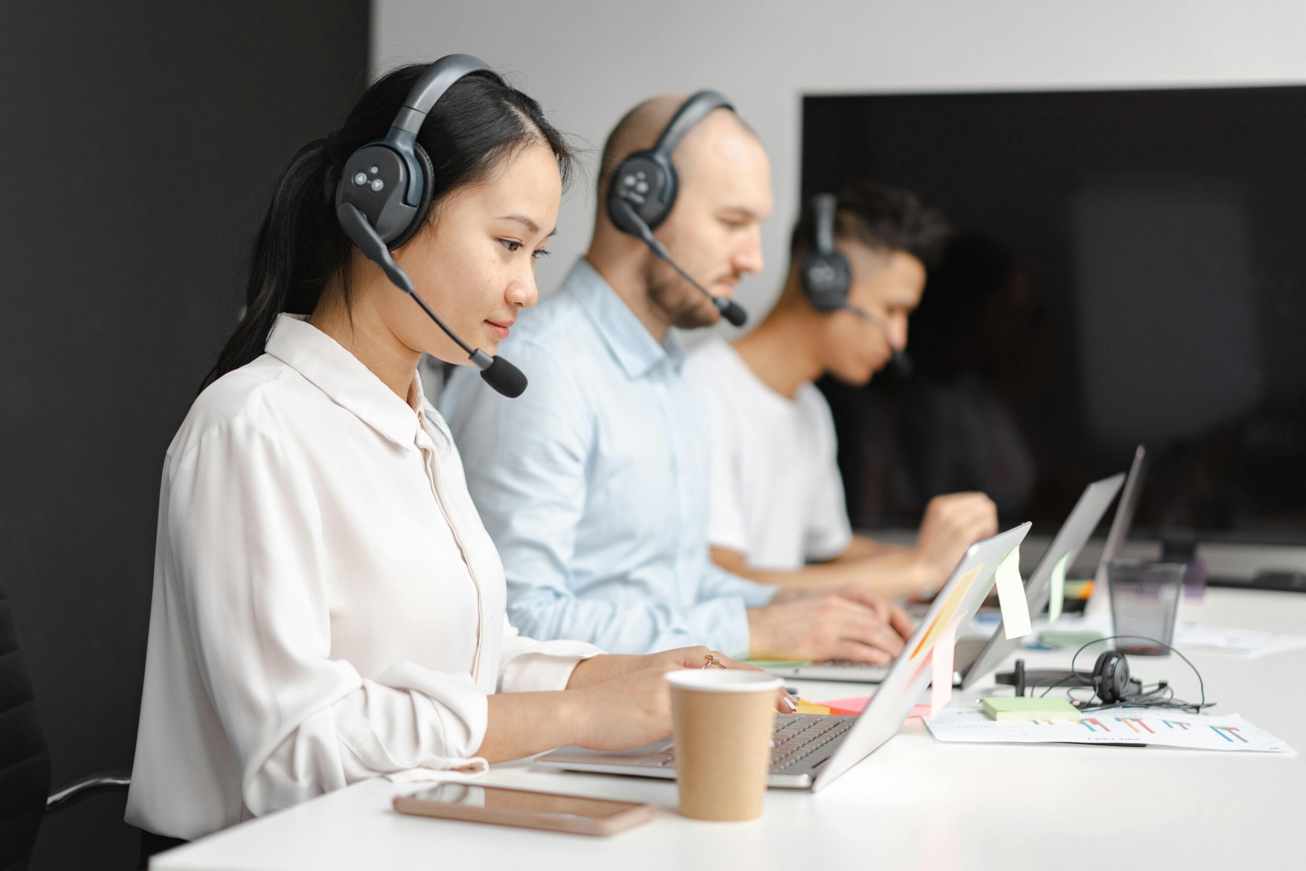 GENY service and support team providing technical assistance and after-sales support